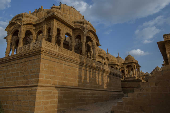 66 - India - Jaisalmer - cenotafios de Bada Bagh
